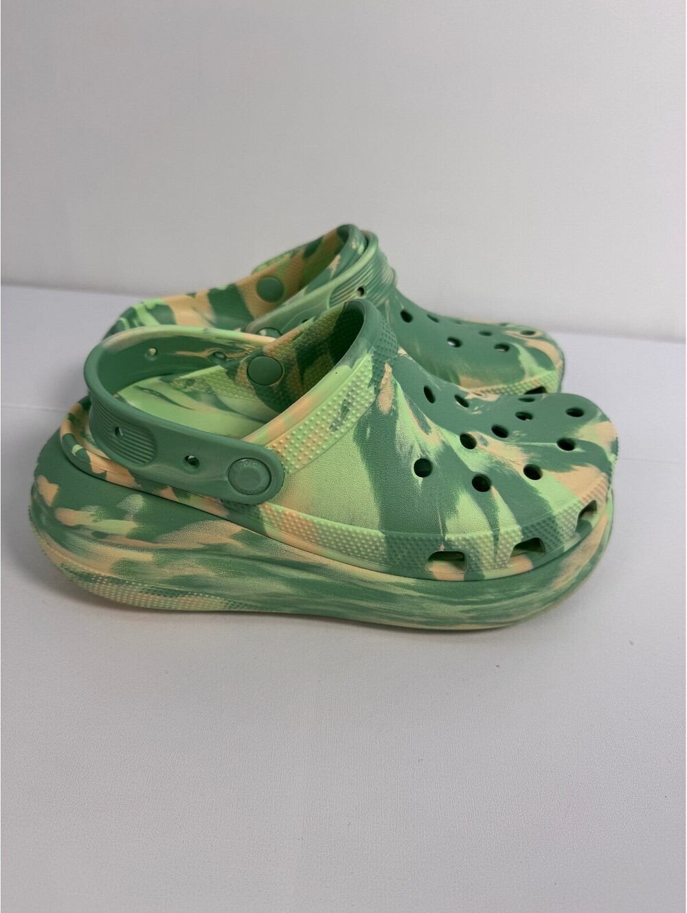 Crocs Classic Crush Marbled Platform Clogs Jade Green Multi - Mens 5 | Womens 7